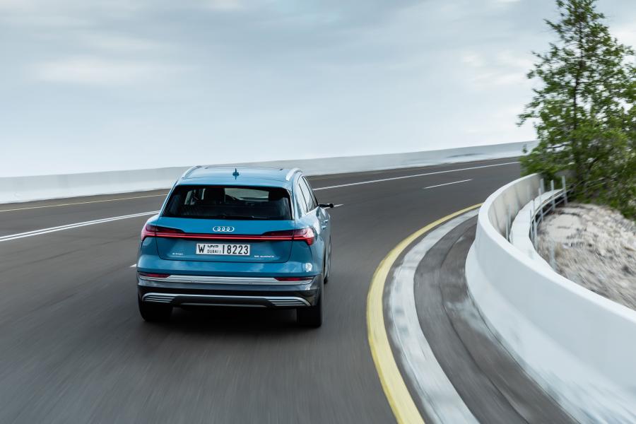  Audi e-tron 55 Quattro 2019 года  (WW) (фото 164 из 452)